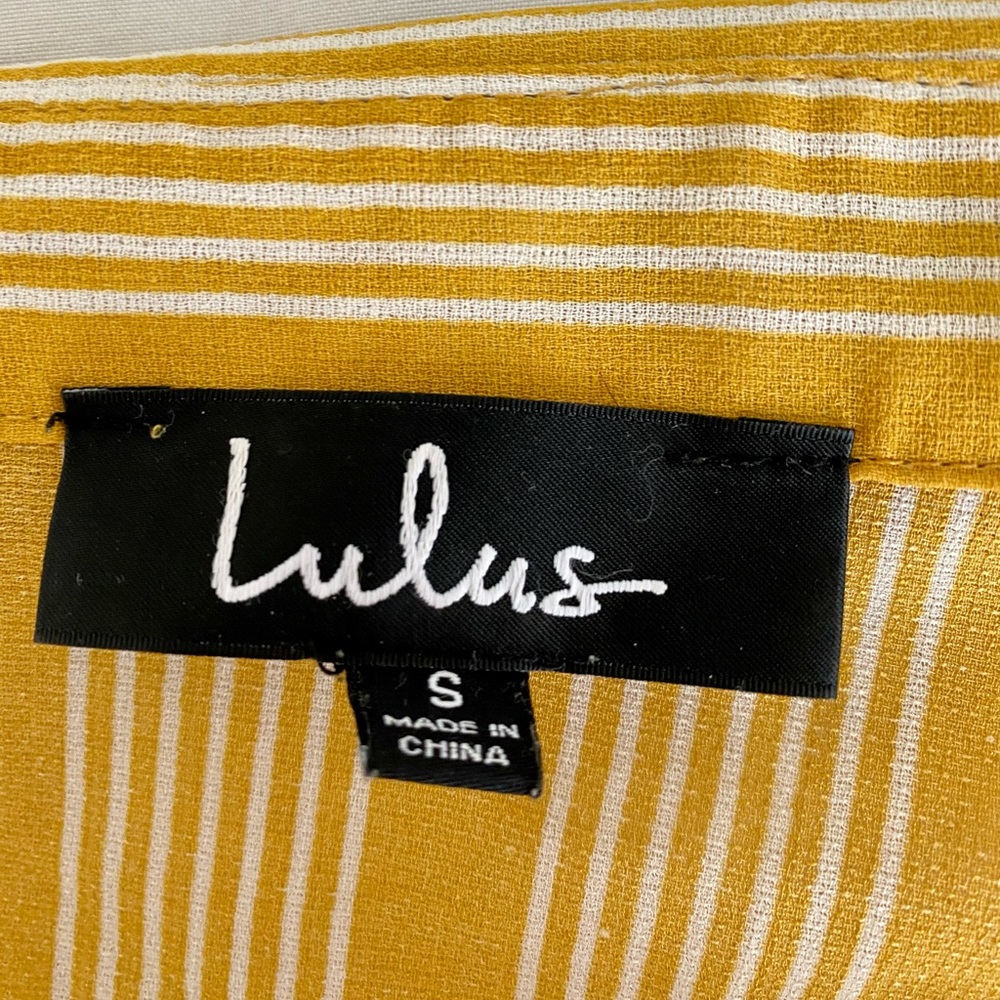 Lulu’s button down - Picture 3 of 3